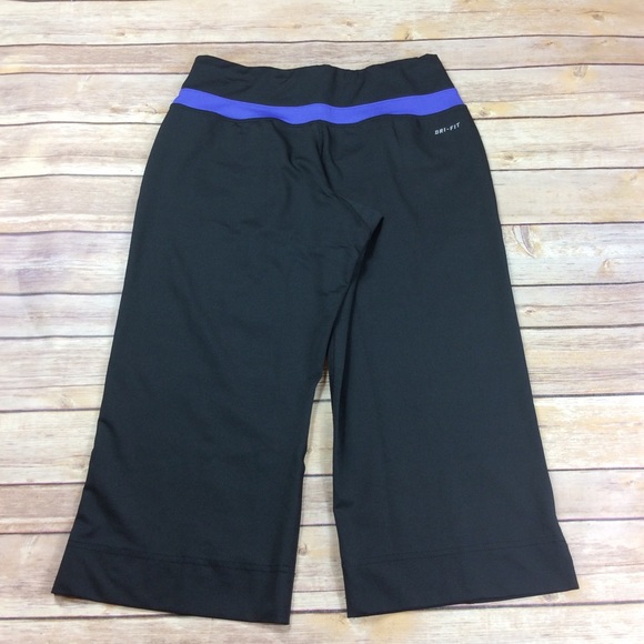 Nike Dri-Fit Womens Size XS Black Blue Capri Pants - Picture 4 of 6